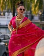Women Woven Saree with Contrast Border - Image 3